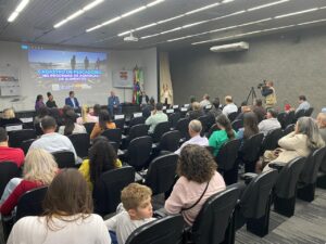 Pescadores de 12 colônias participam de reunião em Florianópolis para cadastro no Programa de Aquisição de Alimentos